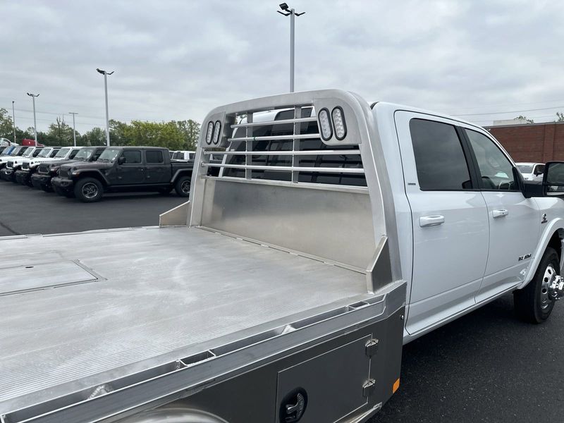 2024 RAM 3500 Laramie Crew Cab Chassis 4x4 60