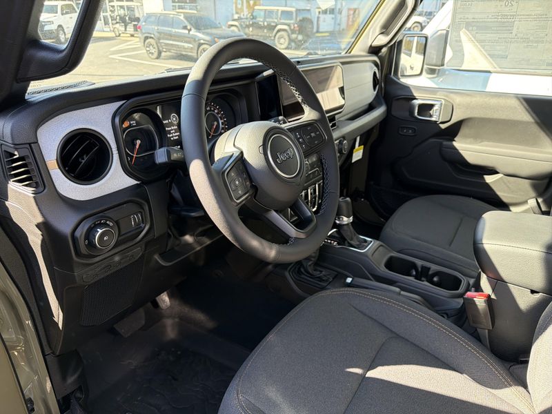 New 2026 Jeep Wrangler 4-door Sport SImage 19
