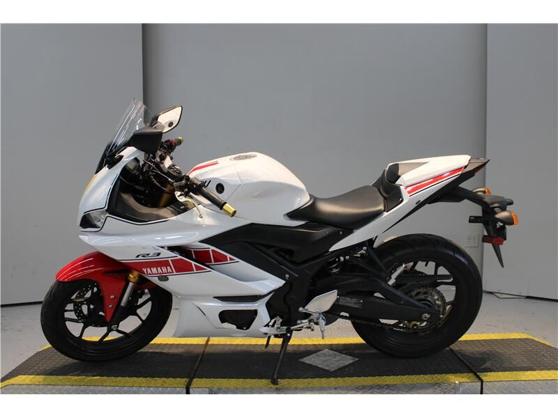 Used 2019 Yamaha YZF-R3ABS Image 2