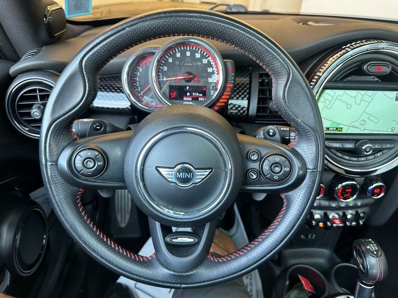 2016 MINI Hardtop BaseImage 2