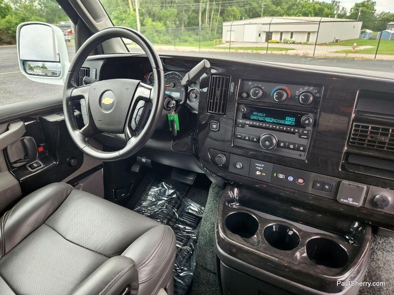 2022 Chevrolet Express Cargo Image 32