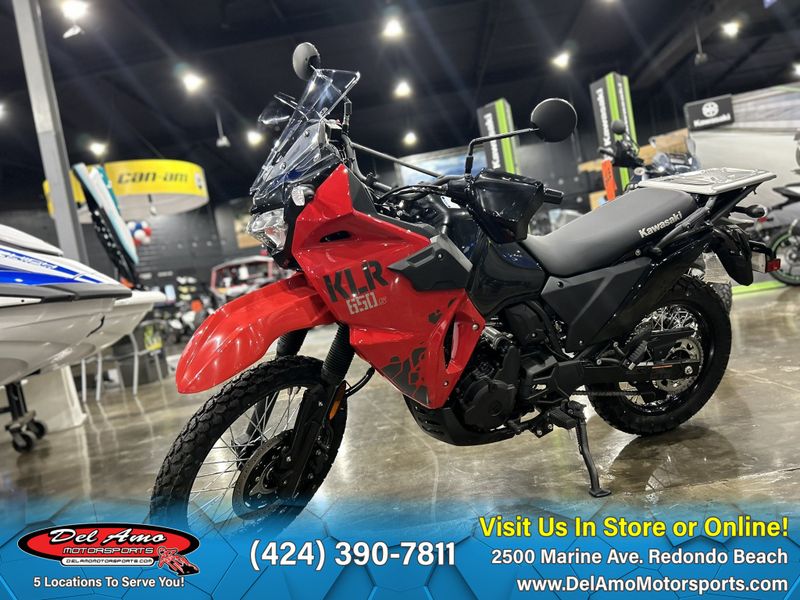 2024 Kawasaki KL650KRFNL  in a FIRECRACKER RED/METALLIC CARBON GRAY exterior color. Del Amo Motorsports of Redondo Beach (424) 304-1660 delamomotorsports.com 