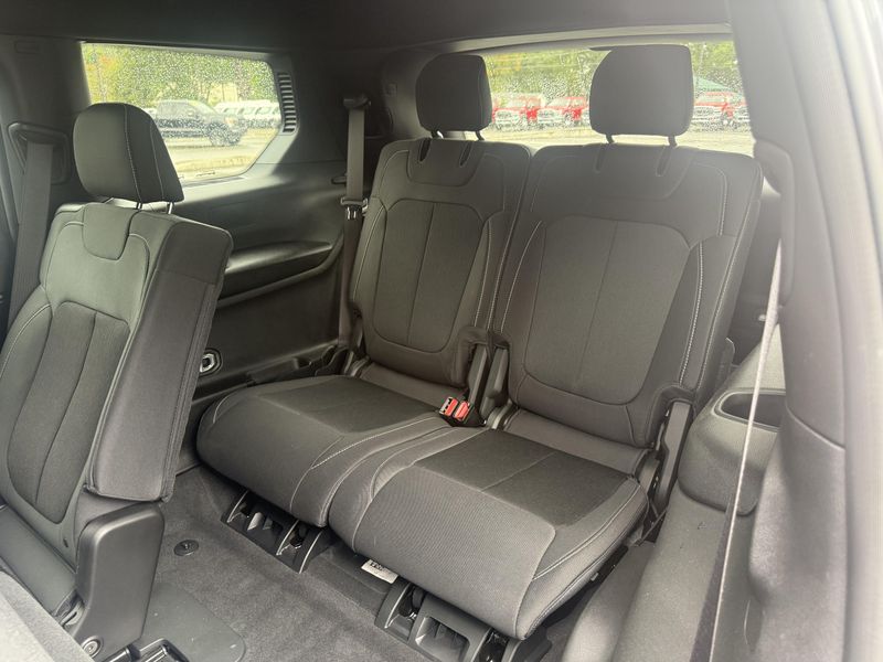 Used 2024 Jeep Grand Cherokee L Laredo