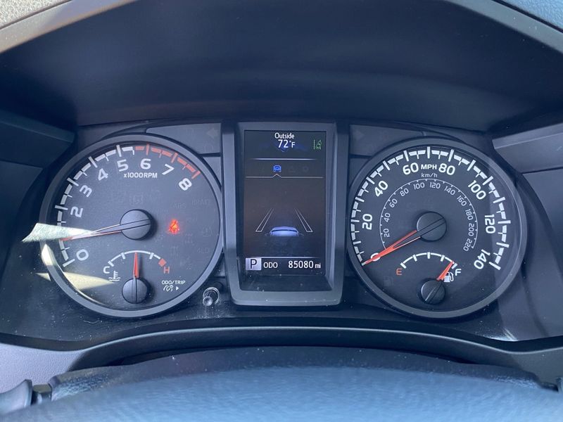 Used 2018 Toyota Tacoma Image 28