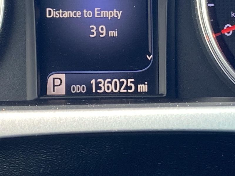 2016 Toyota Camry SEImage 29