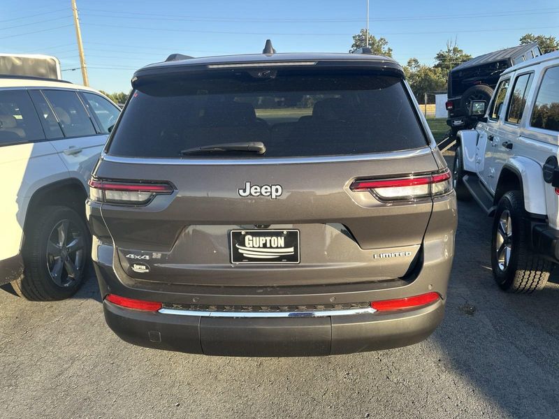 2025 Jeep Grand Cherokee L Limited 4x4Image 7