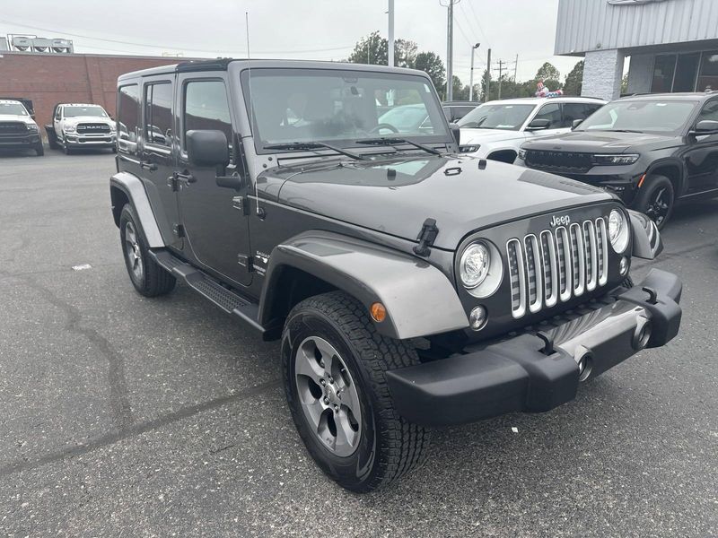 2017 Jeep Wrangler Unlimited SaharaImage 3