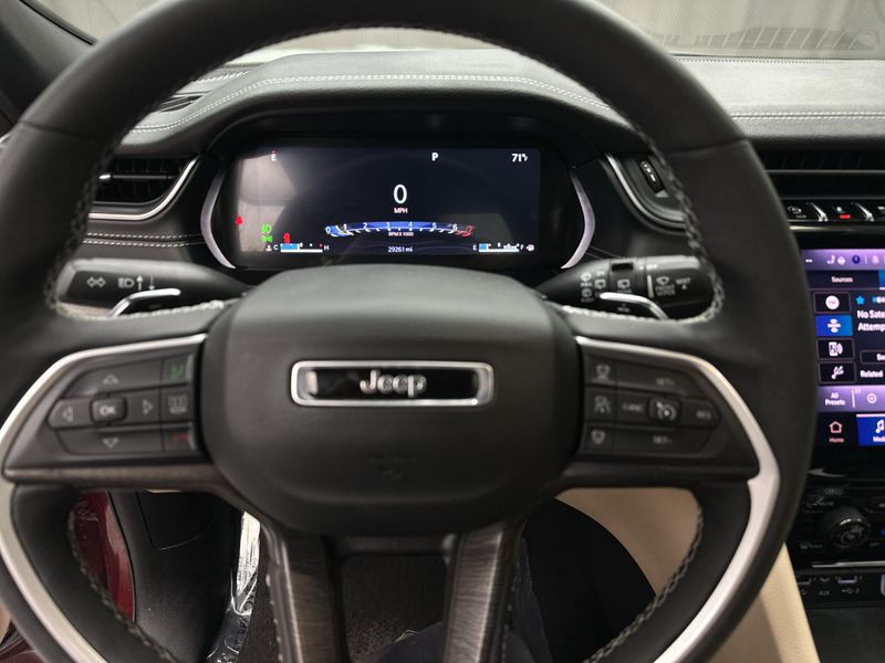 Used 2025 Jeep Grand Cherokee LimitedImage 7