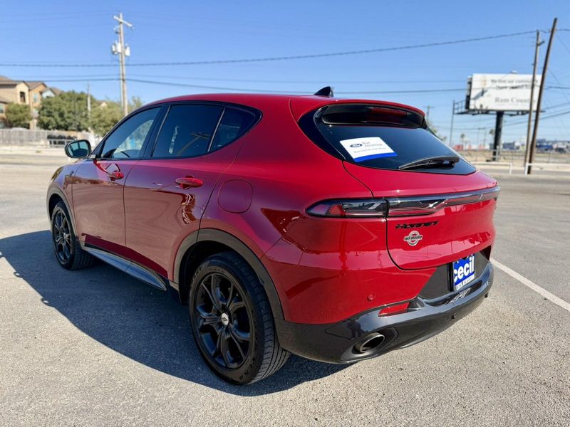 2024 Dodge Hornet R/T photo 2