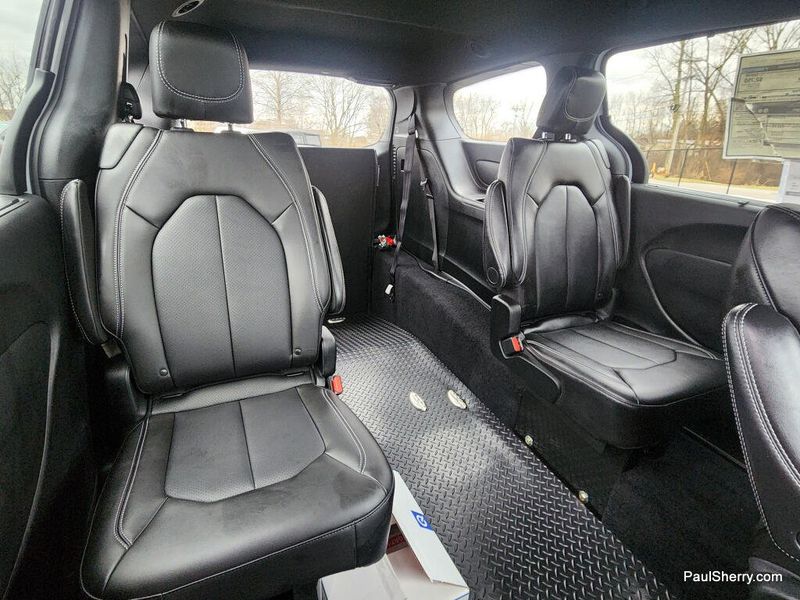 New 2026 Chrysler Voyager Lx