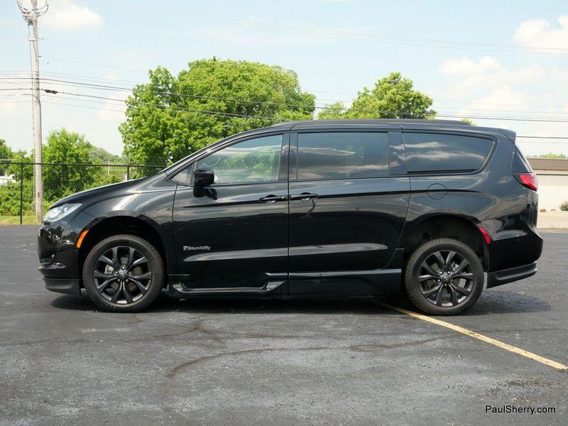 2019 Chrysler Pacifica Touring L Plus SImage 24
