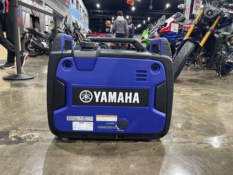 2021 Yamaha EF2200ISZ  in a BLUE exterior color. Del Amo Motorsports of Redondo Beach (424) 304-1660 delamomotorsports.com 