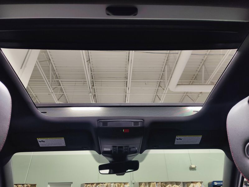 Used 2025 Volkswagen Jetta GLI Autobahn w/SunroofImage 8