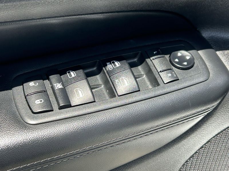 Used 2018 Jeep Grand Cherokee AltitudeImage 19