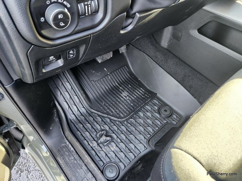 New 2026 RAM 1500 Big Horn Crew Cab 4x4 5'7' Box