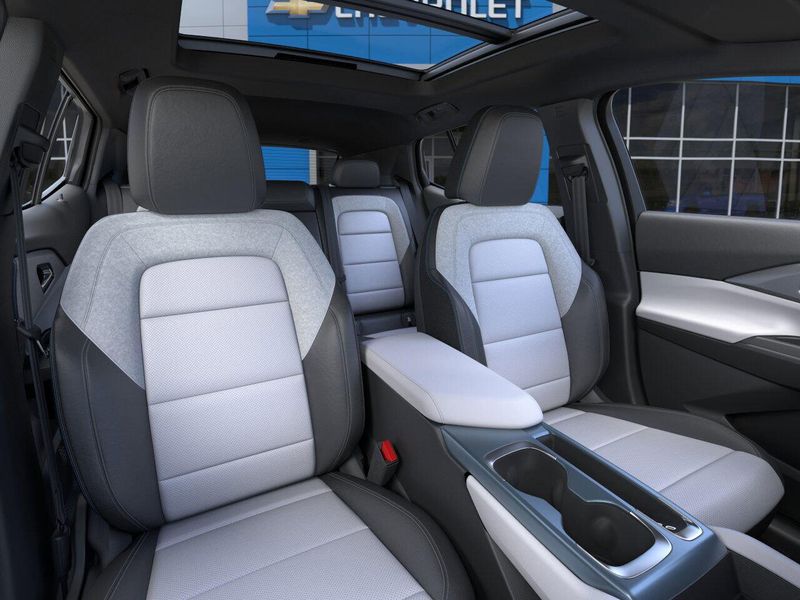 2025 Chevrolet Equinox EV LT2 w/PDEImage 16