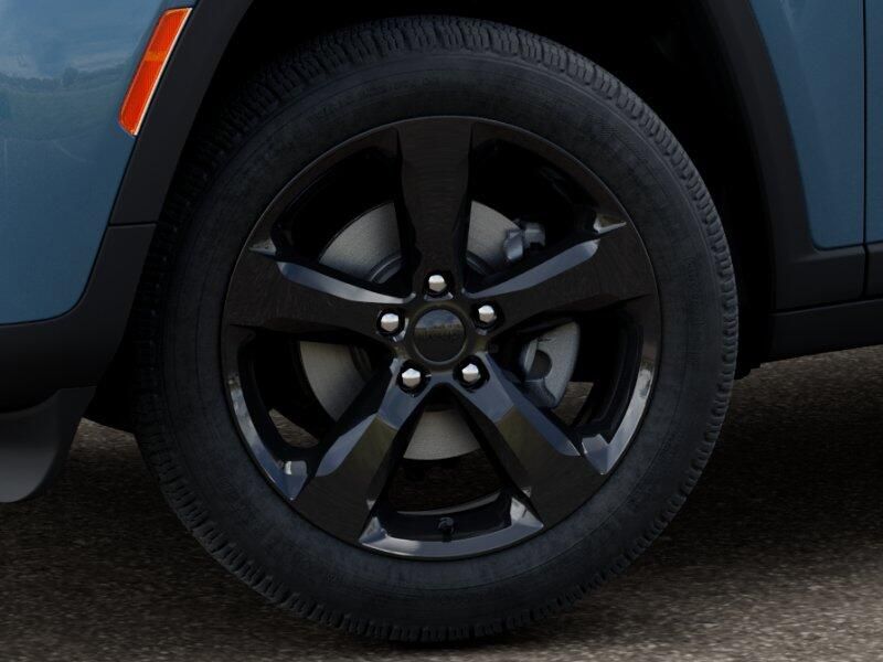 New 2026 Jeep Grand Cherokee Limited 4x2Image 4
