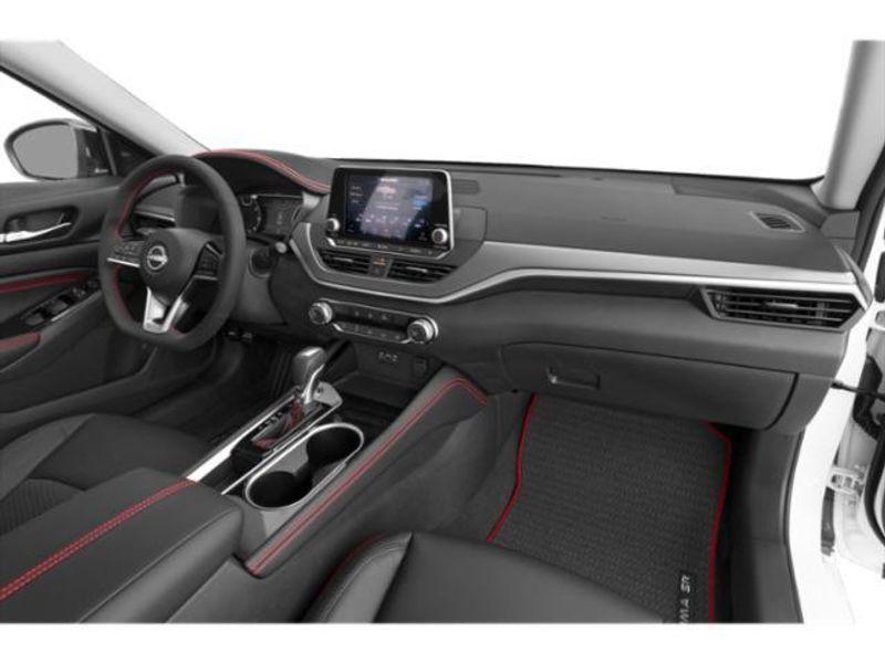 2024 Nissan Altima 2.5 SR photo 12