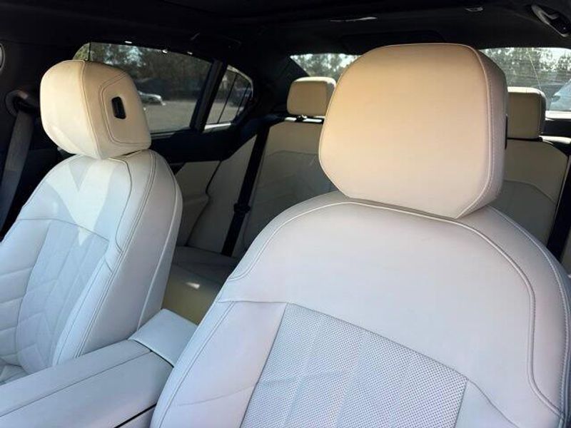 Used 2025 BMW i5 xDrive40Image 21