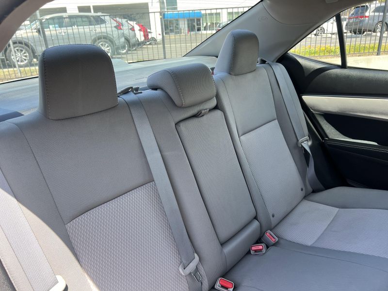 2015 Toyota Corolla LEImage 21