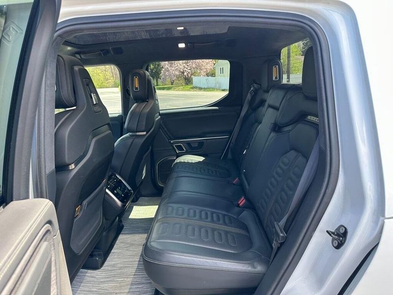 2022 Rivian R1T Adventure photo 20