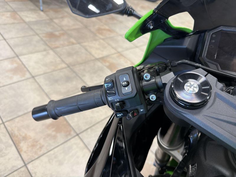 Used 2024 Kawasaki NINJA ZX-6R KRT EDITION ABS Image 22