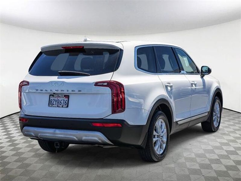 Used 2022 Kia Telluride LXImage 8