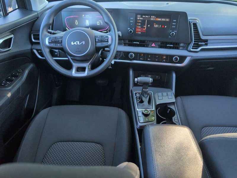 2024 Kia Sportage LXImage 30