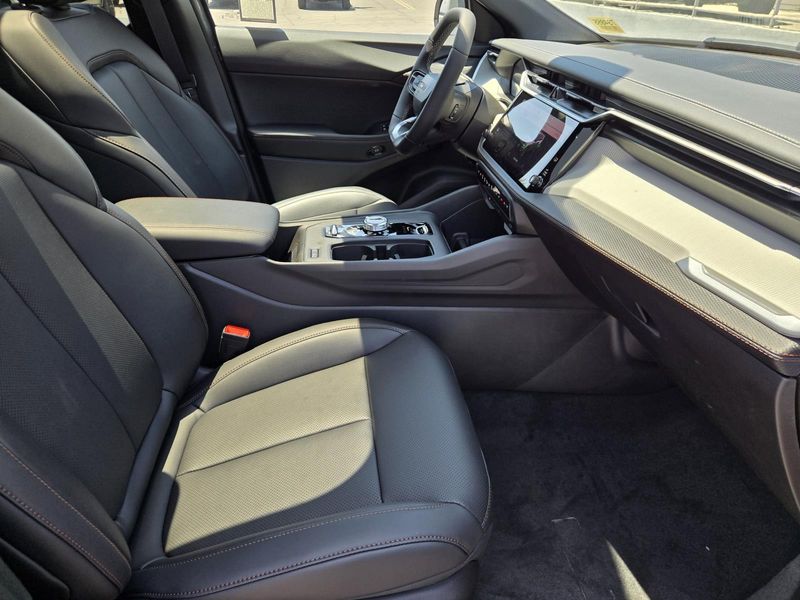 New 2026 Jeep Cherokee Limited 4x4