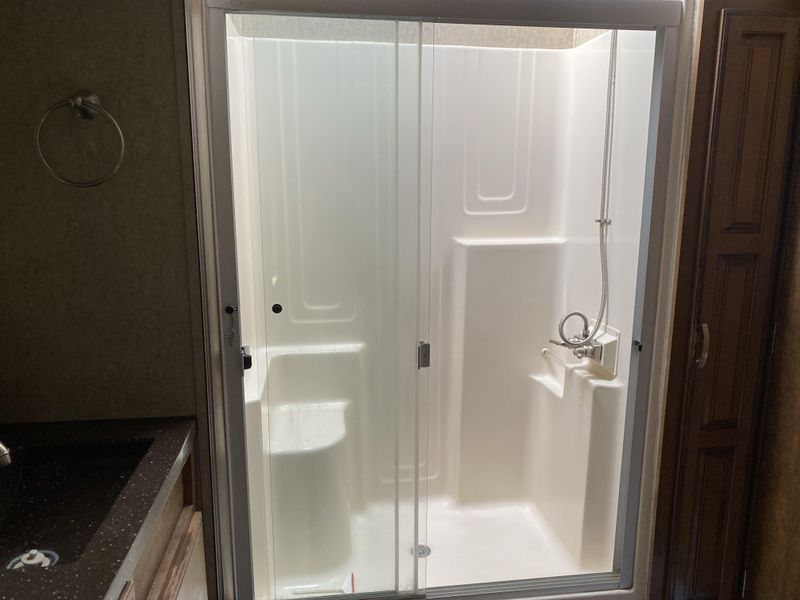 Used 2018 FOREST RIVER CEDAR CREEK 38 FLX Image 22