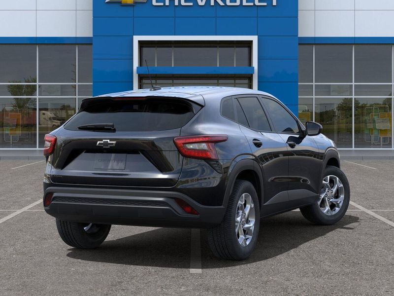 New 2025 Chevrolet Trax LSImage 4