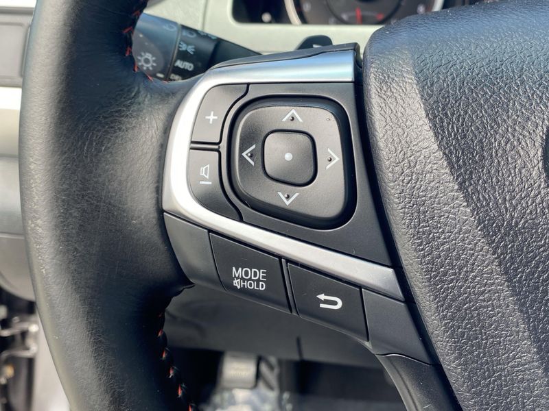 2016 Toyota Camry SEImage 26