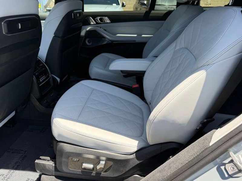 Used 2026 BMW X7 xDrive40iImage 31