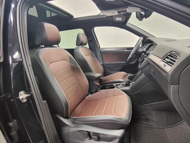 Used 2024 Volkswagen Tiguan AWD SEL R-Line w/Sunroof/navImage 6
