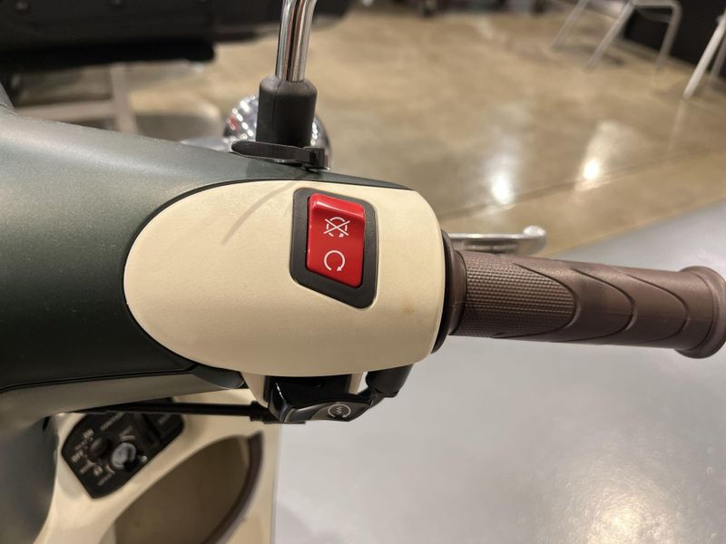 New 2024 Honda Metropolitan Image 10