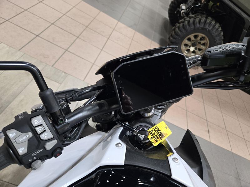 NEW 2026 KAWASAKI Z900 ABS Image 10