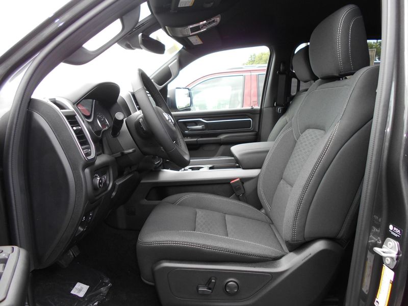2025 RAM 1500 Big Horn Crew Cab 4x4 5