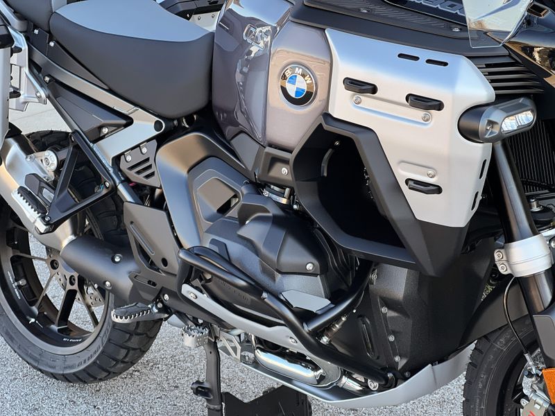 2025 BMW R 1300 GS Adventure Image 3