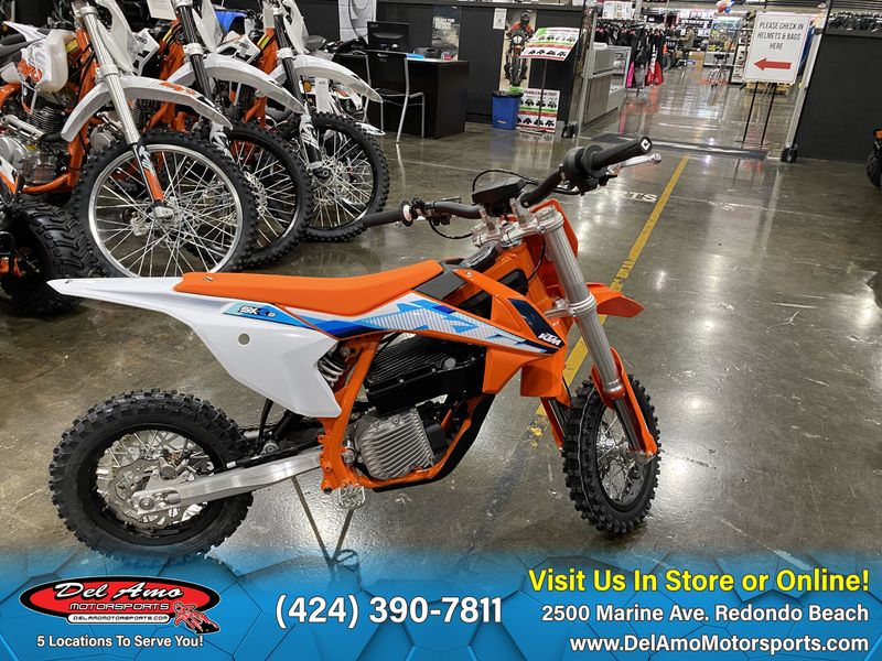 2024 KTM SX-E 3  in a ORANGE exterior color. Del Amo Motorsports of Redondo Beach (424) 304-1660 delamomotorsports.com 