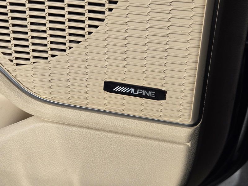 Used 2023 Jeep Grand Cherokee L Limited 4x2