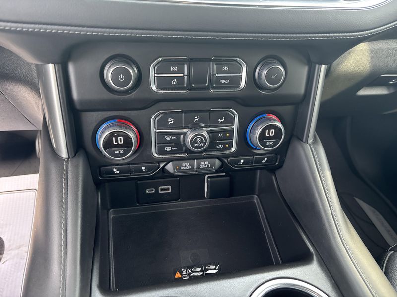 Used 2022 Chevrolet Suburban Z71Image 33