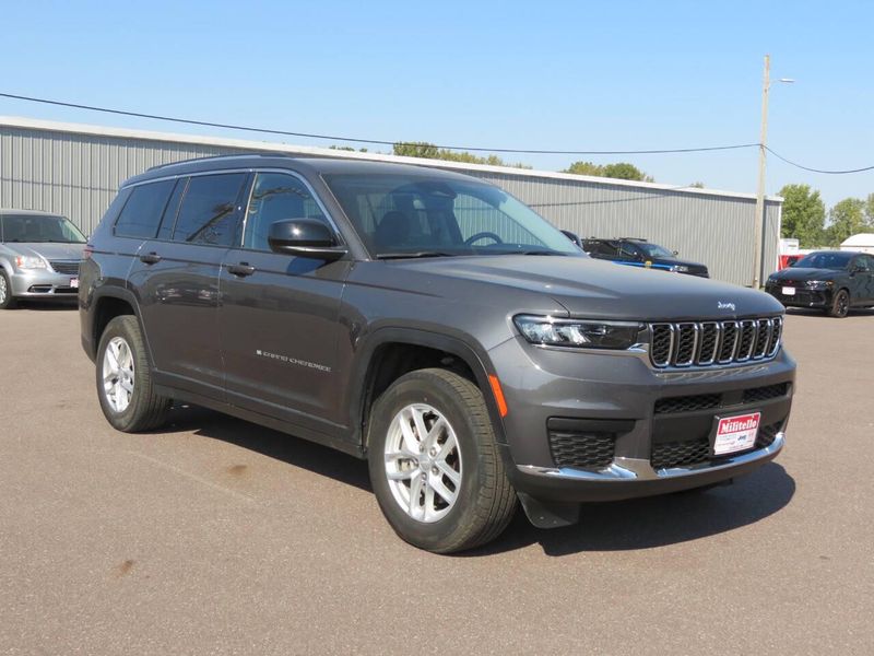 Used 2022 Jeep Grand Cherokee L Laredo 4x4 4dr SUVImage 8