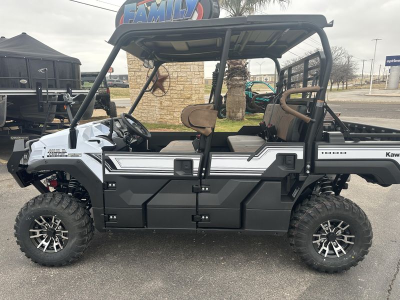 2025 Kawasaki MULE PROFXT 1000 LE PLATINUM RANCH EDITION METALLIC STARDUST WHITEImage 11