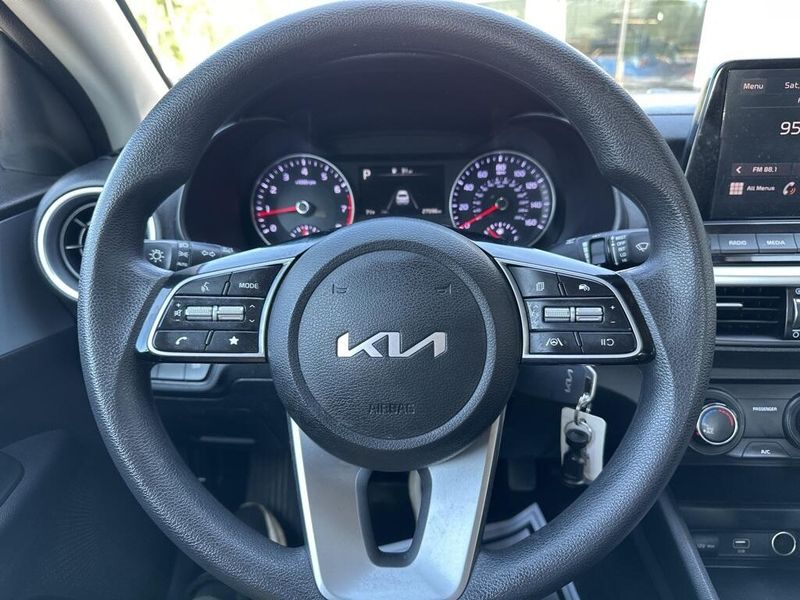 Used 2023 Kia Forte LXSImage 35
