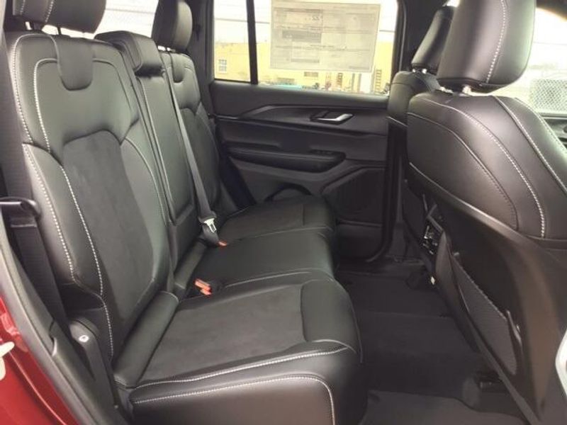 2025 Jeep Grand Cherokee Altitude X 4x4Image 16