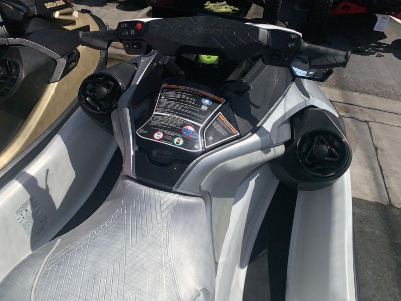 New 2025 Sea-Doo GTX LIMITED 325 (SOUND SYSTEM) Image 16