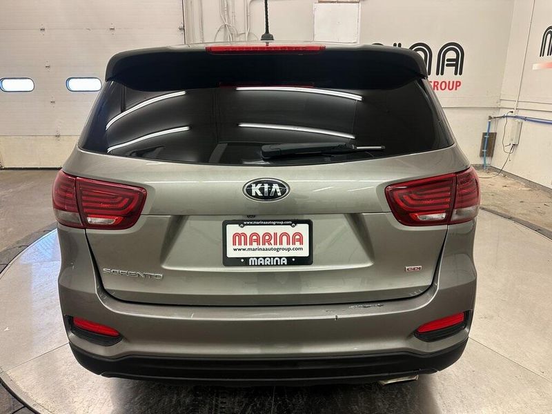 2019 Kia Sorento LXImage 13