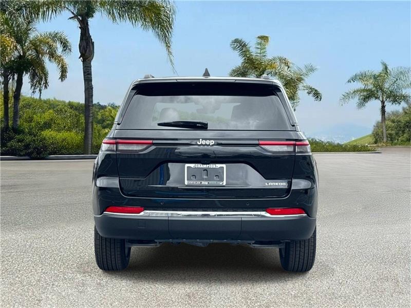 New 2026 Jeep Grand Cherokee Laredo 4x2