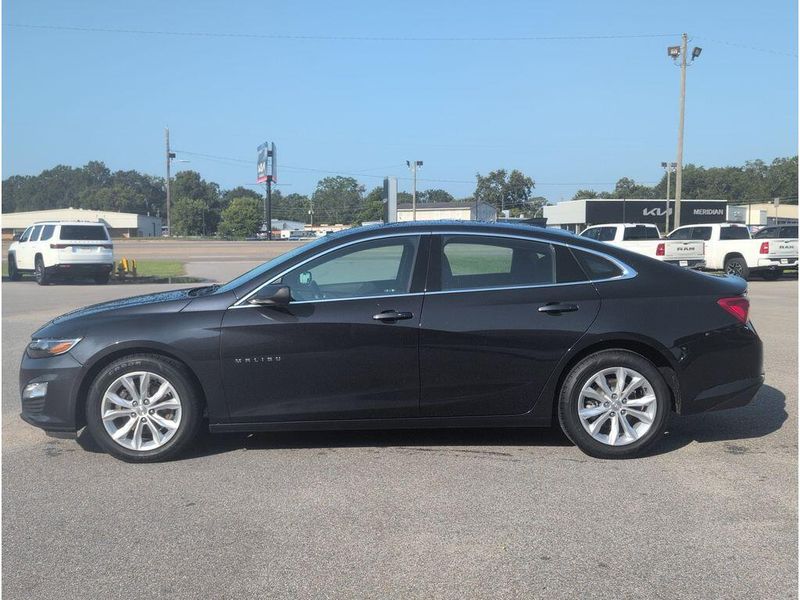 Used 2023 Chevrolet Malibu LTImage 2