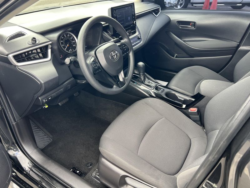 Used 2022 Toyota Corolla LEImage 3